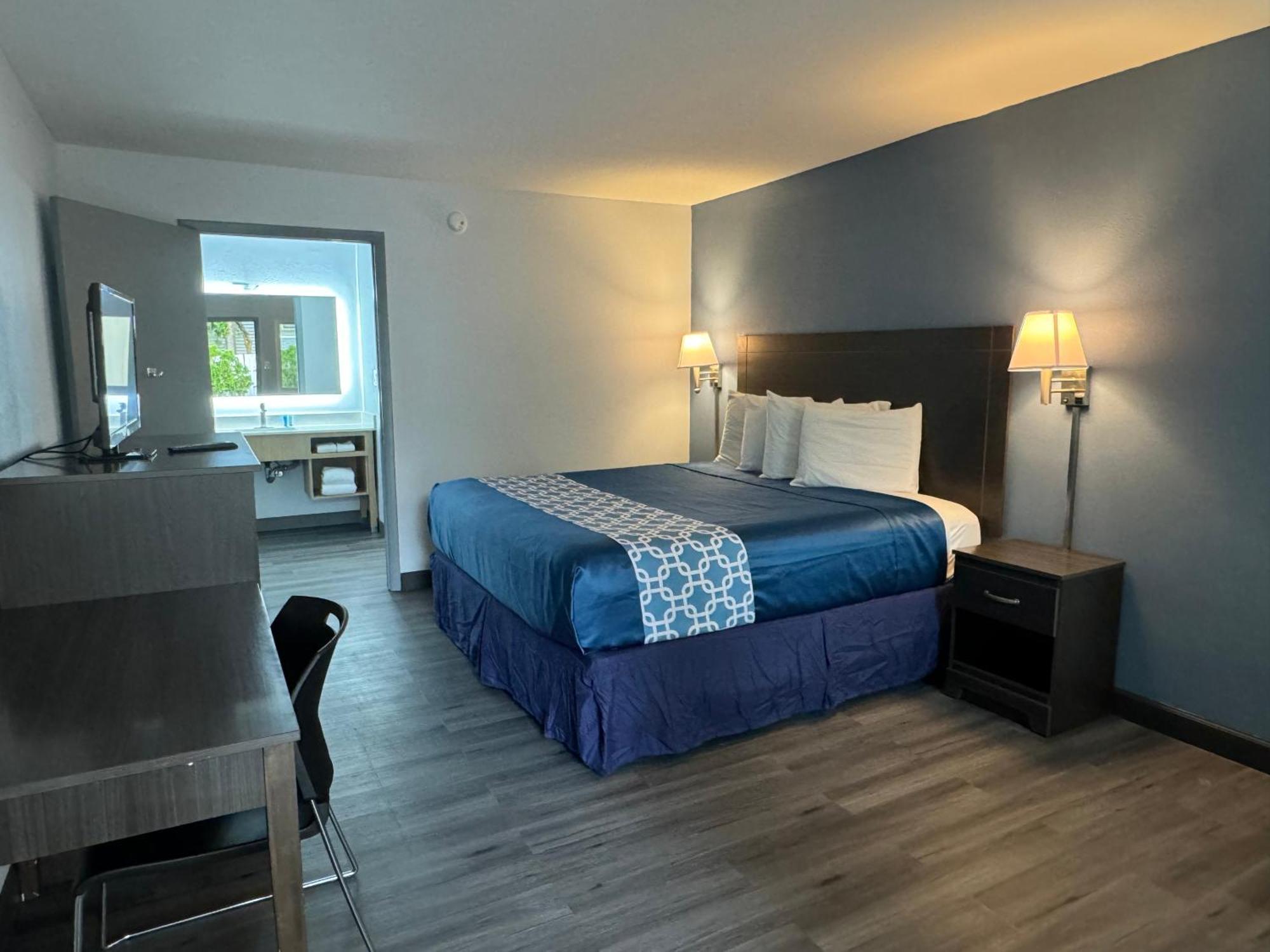 Travelodge By Wyndham Gainesville เกนส์วิลล์ ภายนอก รูปภาพ
